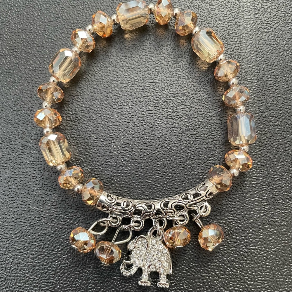 * Czech Champagne Crystal Elephant Charm Bracelet 7”-8” stretchy NEW Gorgeous!